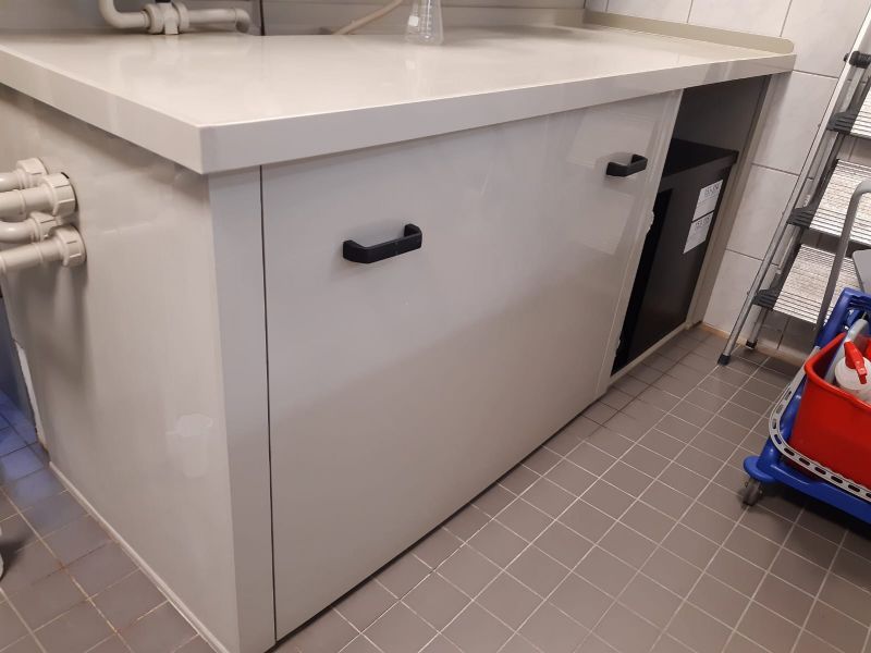 IKS Kunststoffbau Sonderbauteile Laborarbeitstisch Kunststoff