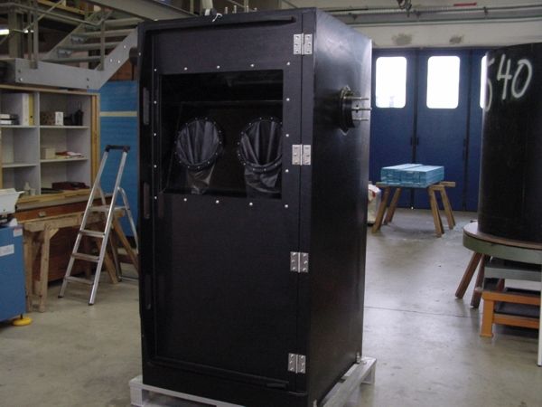 IKS Kunststoff- und Stahlverarbeitungs GmbH Ingelheim Kunststoffapparatebau Glovebox