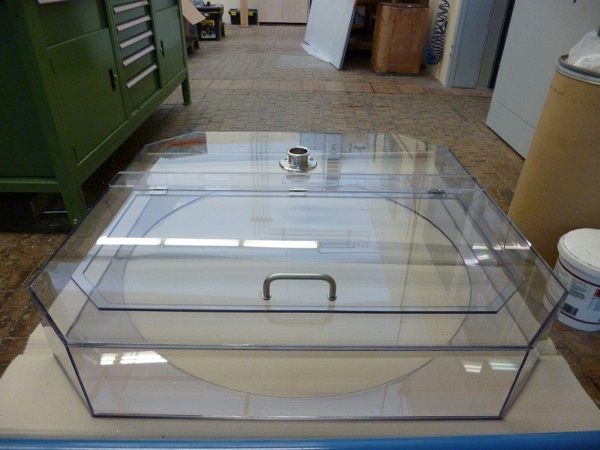 IKS Kunststoffbau Transparente Sonderbauteile aus Polycarbonat