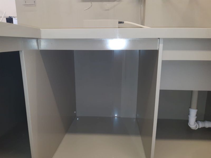 IKS Kunststoffbau Sonderbauteile Labortisch Kunststoff